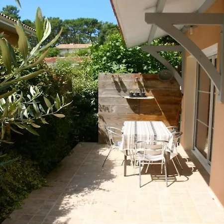 Comfortable House With Garden In Location *