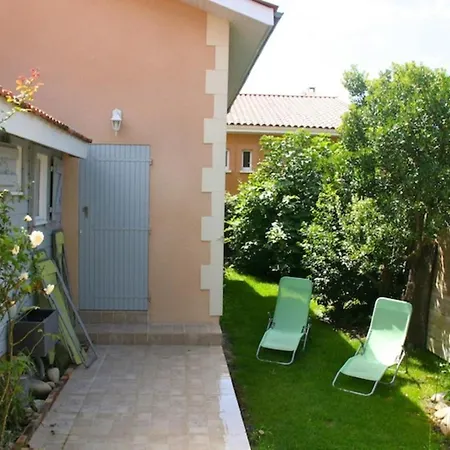 Holiday home Comfortable House With Garden In Location *