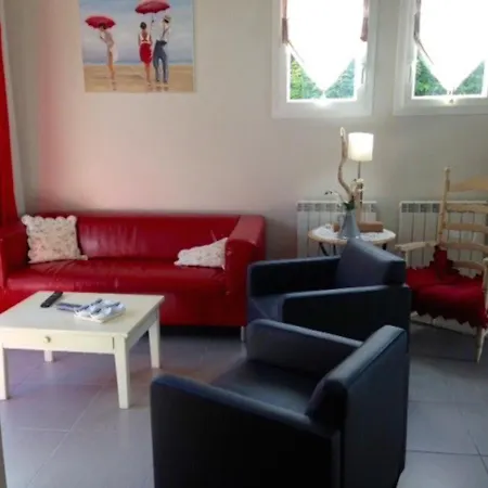 Comfortable House With Garden In Location Holiday home *