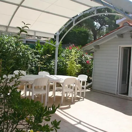 Holiday home Comfortable House With Garden In Location